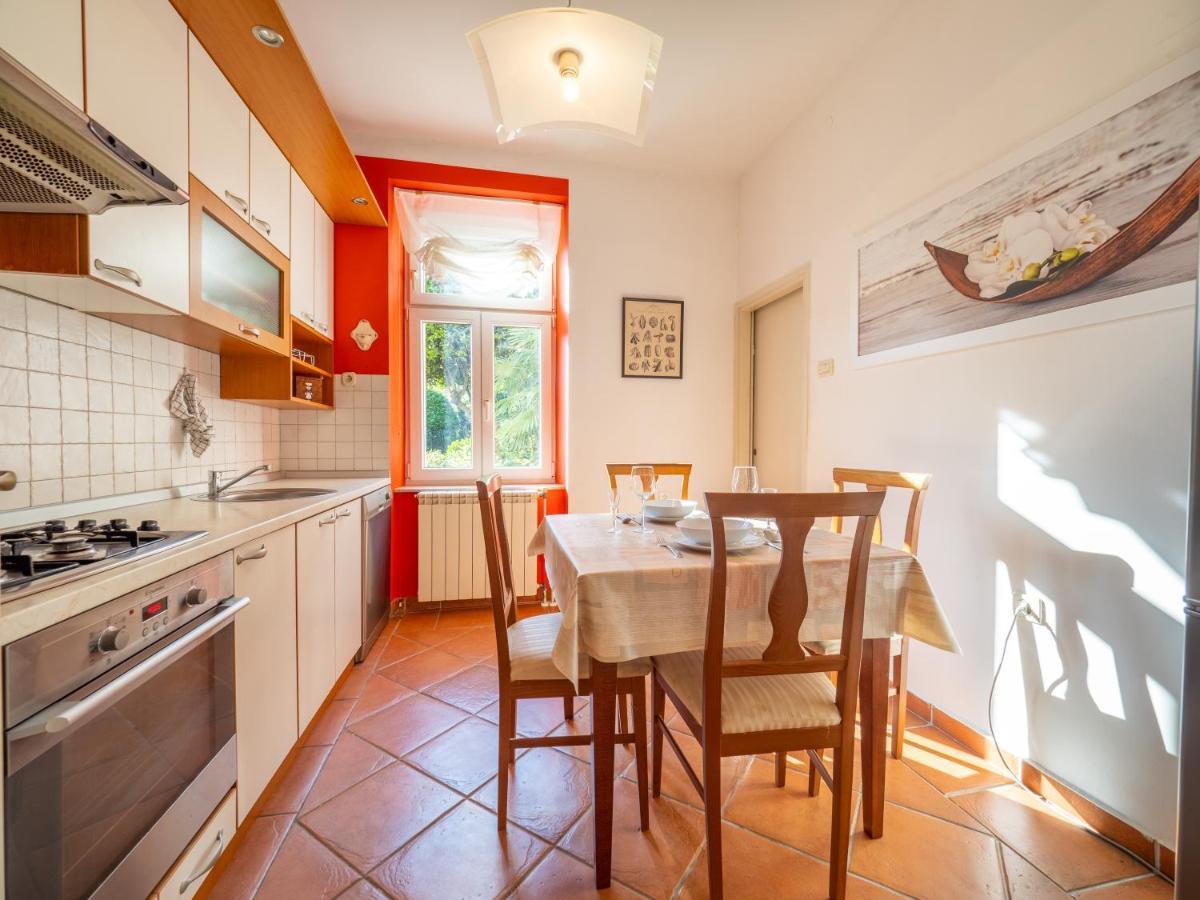 Classy And Sunny Apartment In غييكا المظهر الخارجي الصورة