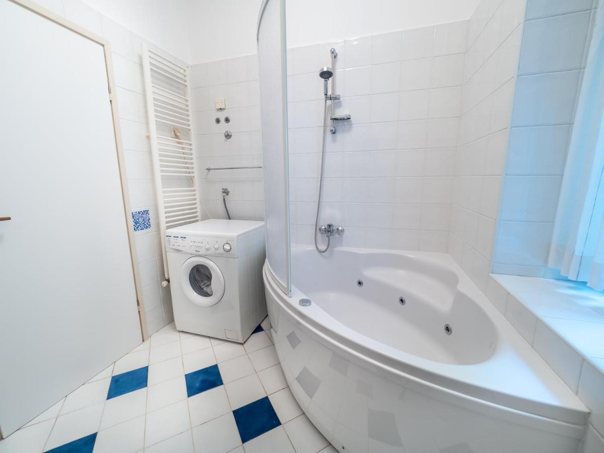 Classy And Sunny Apartment In غييكا المظهر الخارجي الصورة